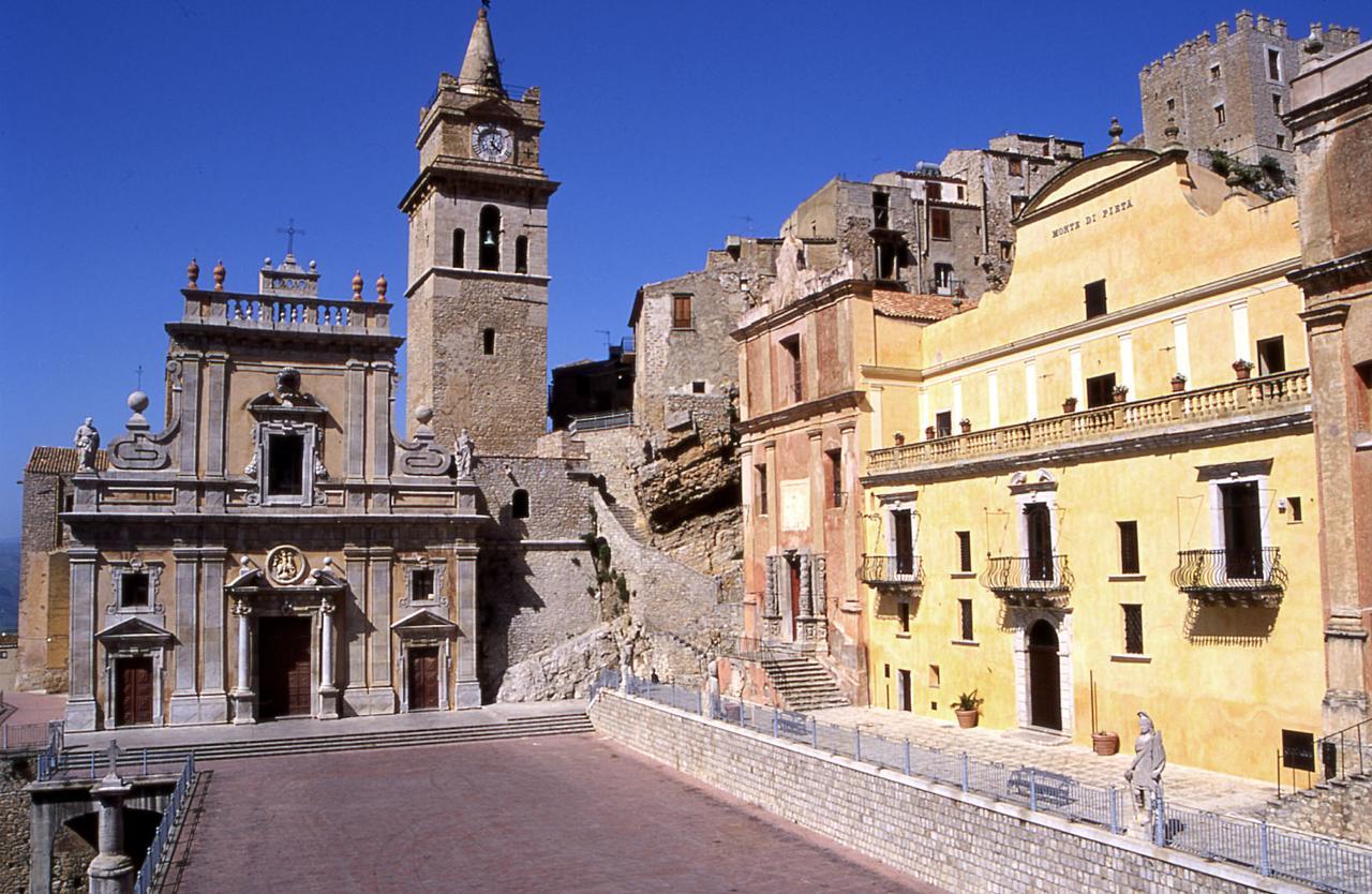 Villetta In Centro Storico Caccamo Exteriör bild