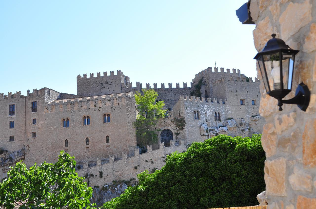Villetta In Centro Storico Caccamo Exteriör bild