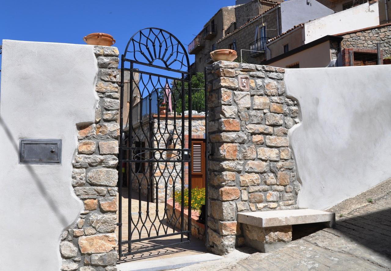 Villetta In Centro Storico Caccamo Exteriör bild