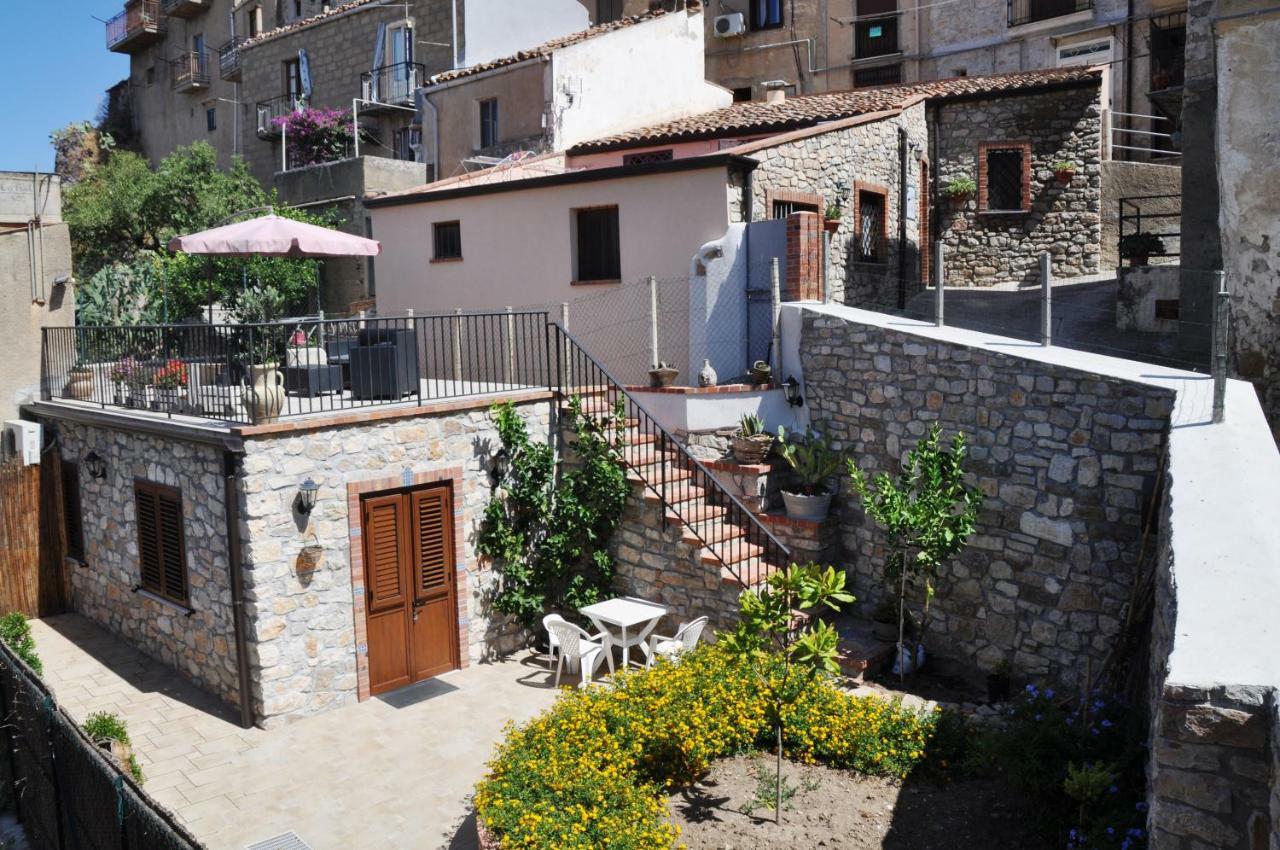 Villetta In Centro Storico Caccamo Exteriör bild